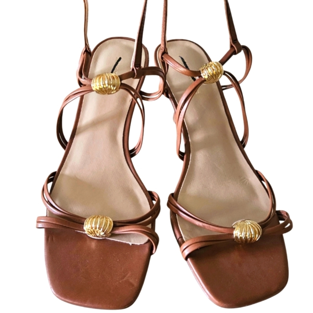 NEW! ANN TAYLOR Leather Gold Ornamental Strappy Sandals 6.5. - Picture 2 of 6